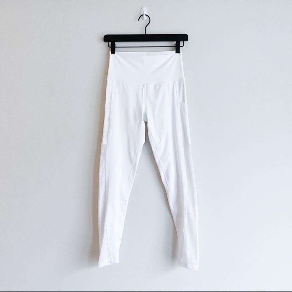 Aerie White Chill Play Move Leggings